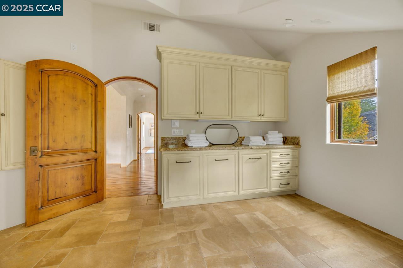 Detail Gallery Image 46 of 54 For 104 Muir Ln, Alamo,  CA 94507 - 5 Beds | 4/1 Baths