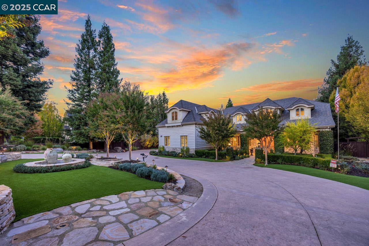 Detail Gallery Image 5 of 54 For 104 Muir Ln, Alamo,  CA 94507 - 5 Beds | 4/1 Baths