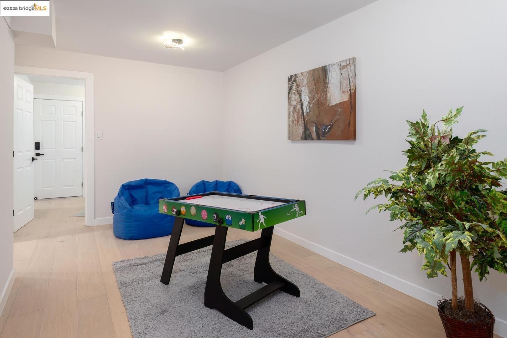 Detail Gallery Image 21 of 38 For 1515 Hampel St, Oakland,  CA 94602 - 2 Beds | 2 Baths