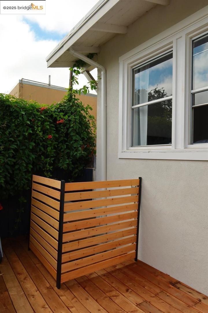 Detail Gallery Image 30 of 38 For 1515 Hampel St, Oakland,  CA 94602 - 2 Beds | 2 Baths