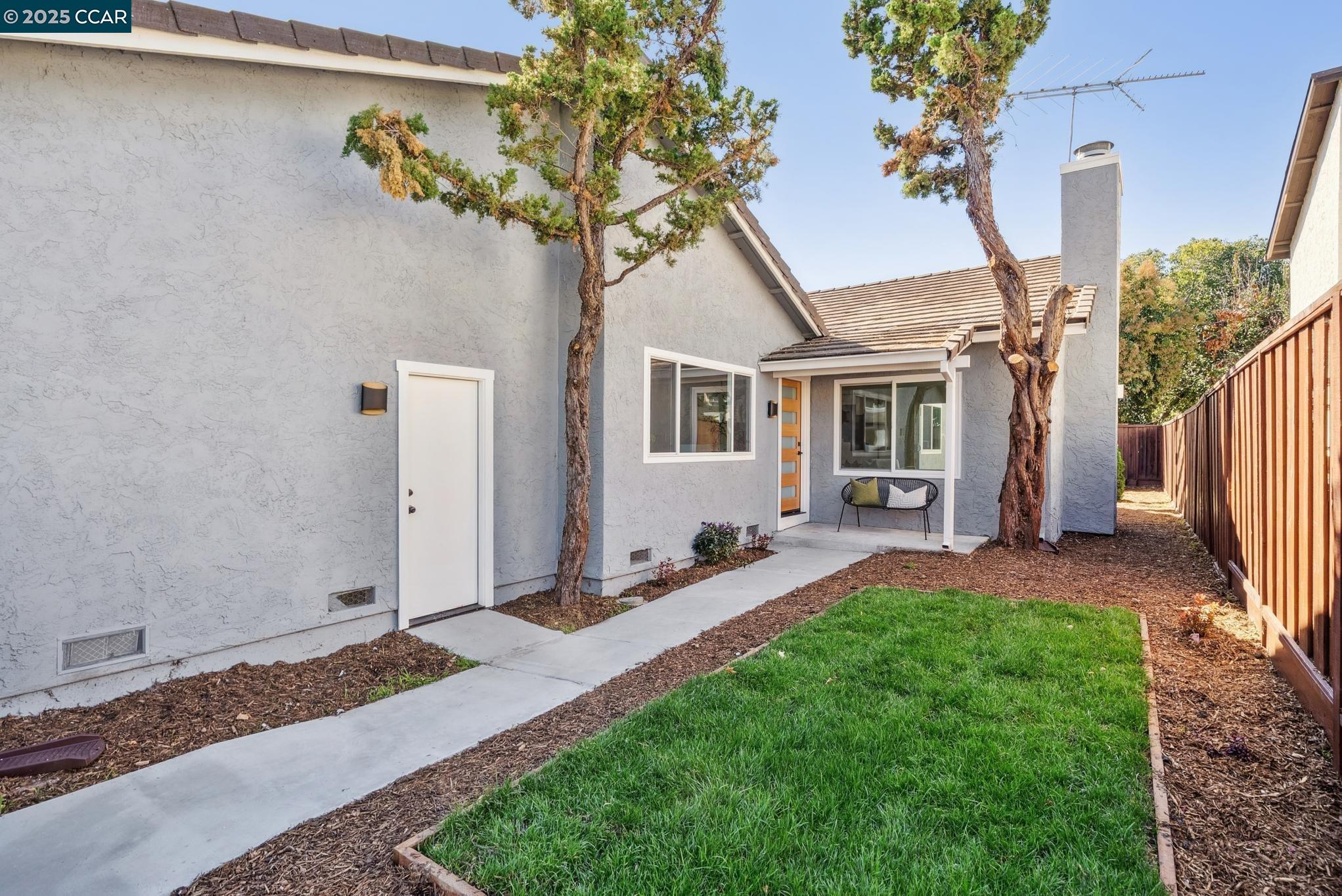 Detail Gallery Image 8 of 60 For 943 Matterhorn Court, Milpitas,  CA 95035-5456 - 2 Beds | 2 Baths