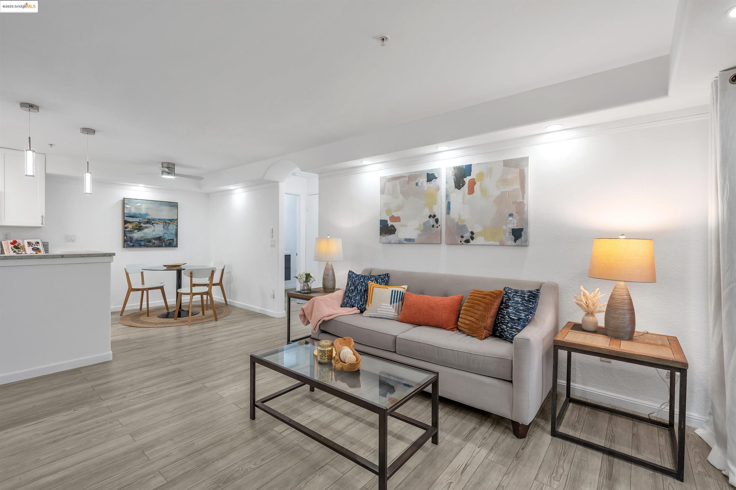 Detail Gallery Image 4 of 28 For 367 Lighthouse Dr, Vallejo,  CA 94590 - 2 Beds | 2 Baths