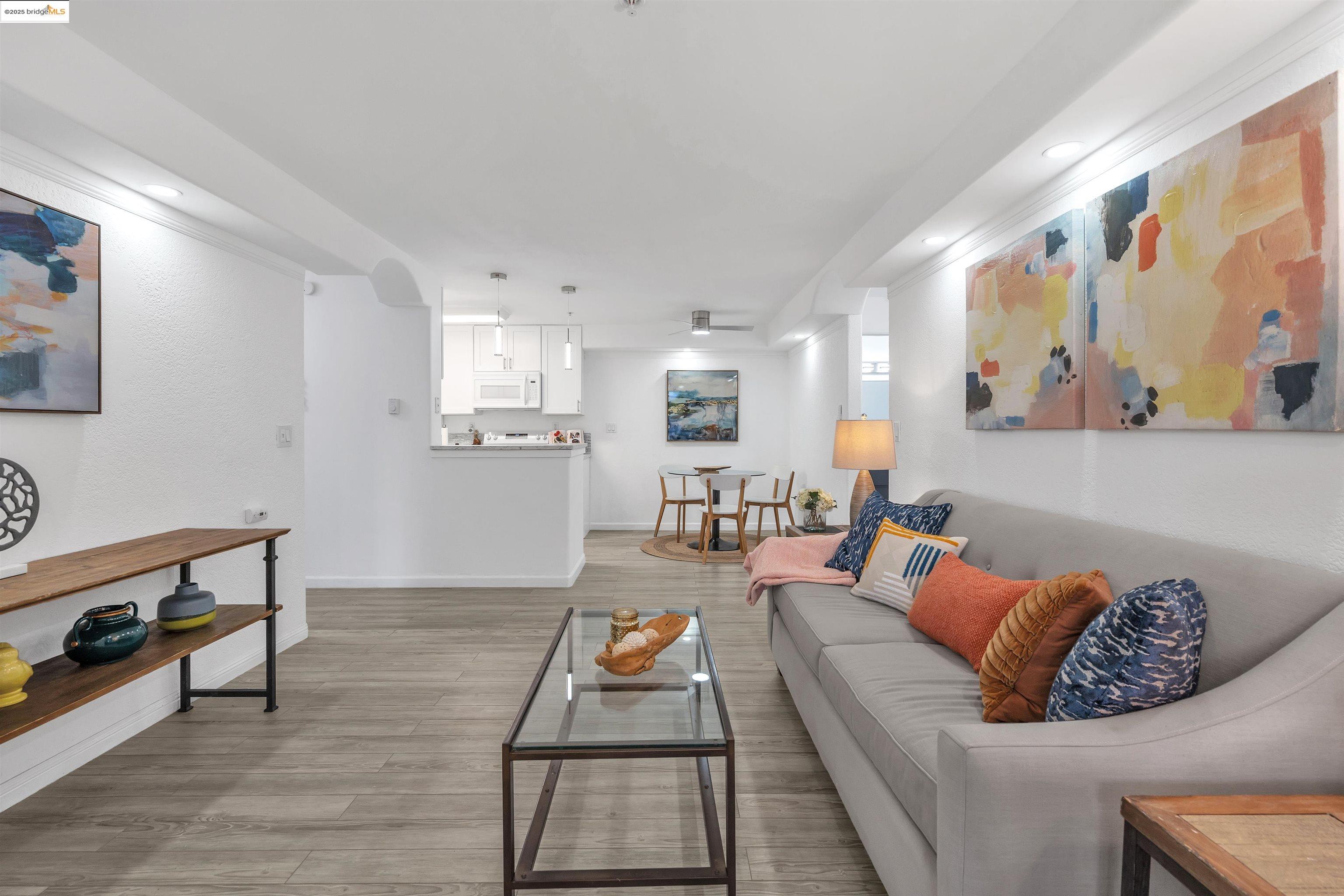 Detail Gallery Image 5 of 28 For 367 Lighthouse Dr, Vallejo,  CA 94590 - 2 Beds | 2 Baths