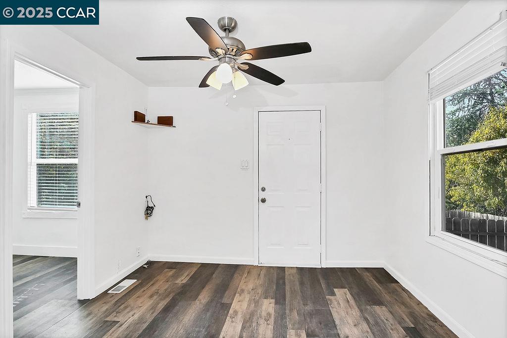 Detail Gallery Image 5 of 17 For 2381 Monterey Ave, Martinez,  CA 94553 - 1 Beds | 1 Baths