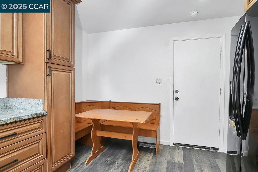 Detail Gallery Image 8 of 17 For 2381 Monterey Ave, Martinez,  CA 94553 - 1 Beds | 1 Baths