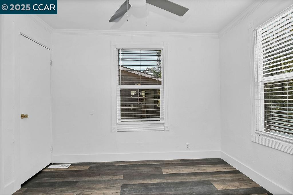 Detail Gallery Image 9 of 17 For 2381 Monterey Ave, Martinez,  CA 94553 - 1 Beds | 1 Baths