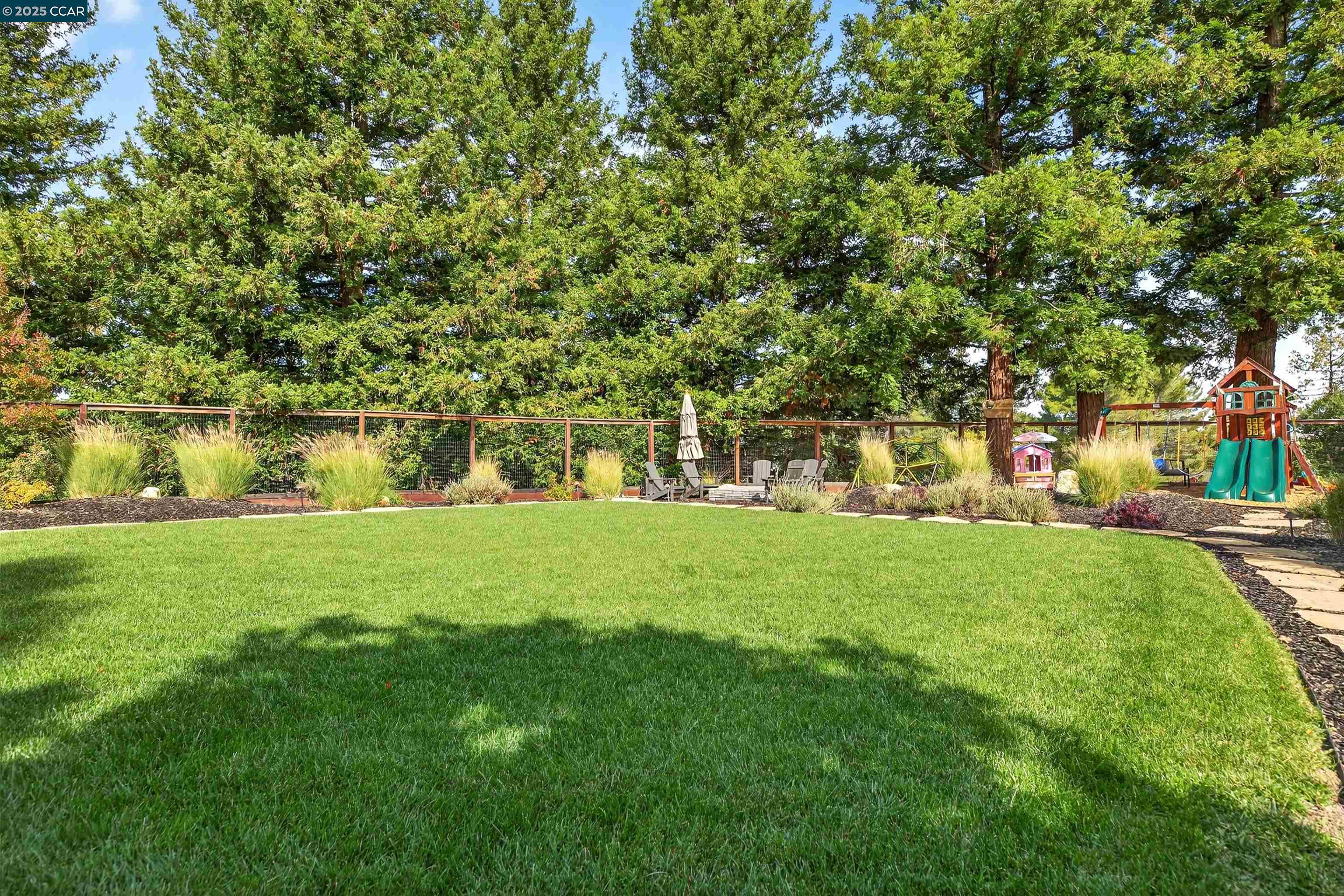 Detail Gallery Image 36 of 60 For 11 Silverhill Way, Lafayette,  CA 94549 - 4 Beds | 3/1 Baths