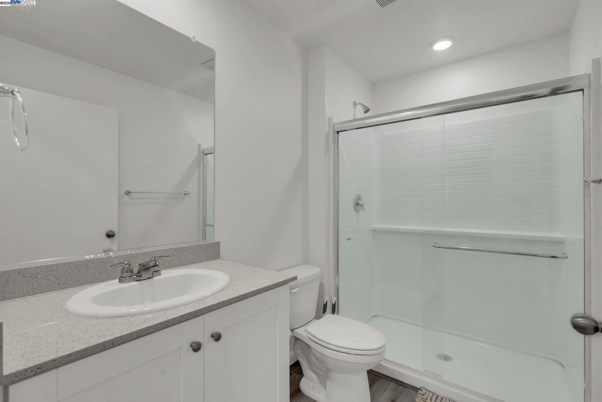 Detail Gallery Image 21 of 39 For 677 Spumante Ln, Manteca,  CA 95337 - 5 Beds | 3 Baths