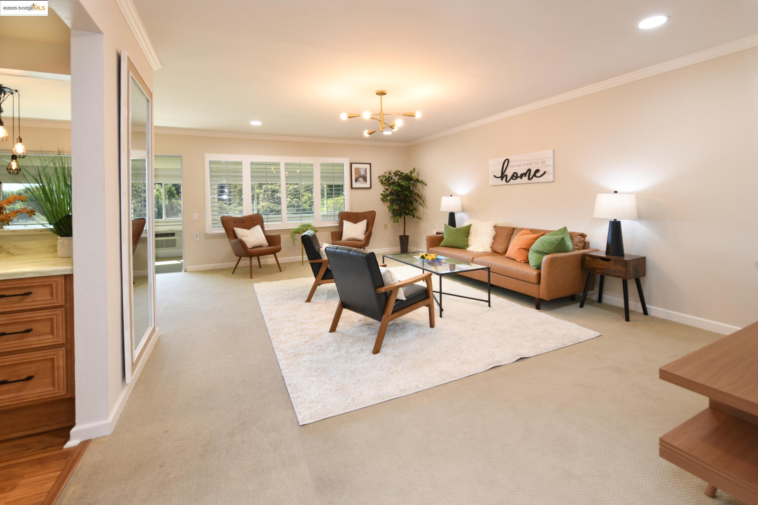 Detail Gallery Image 3 of 51 For 1910 Skycrest Dr #5,  Walnut Creek,  CA 94595 - 2 Beds | 1 Baths