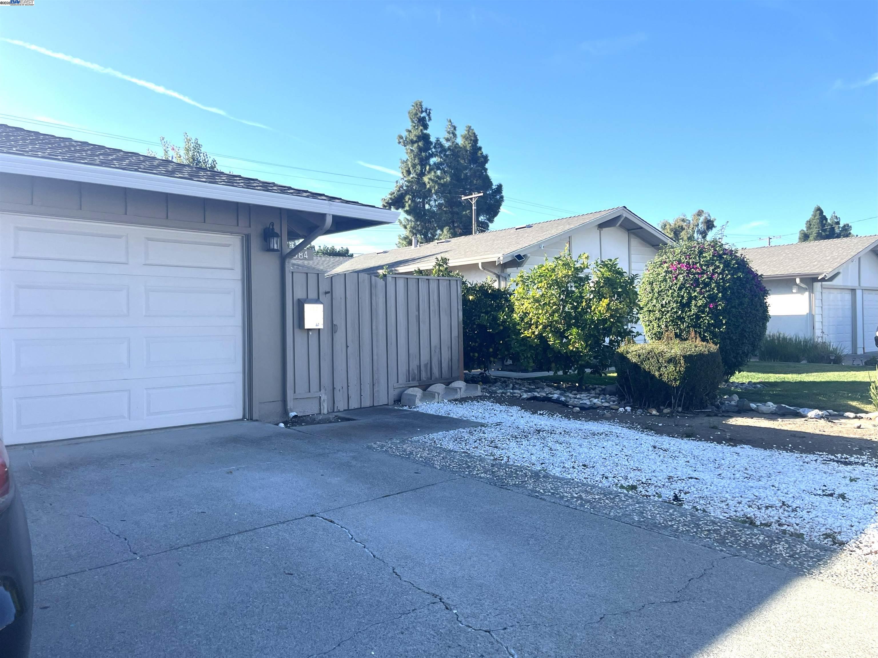 Detail Gallery Image 3 of 29 For 584 Harvard Ave, Santa Clara,  CA 95051 - 2 Beds | 2 Baths