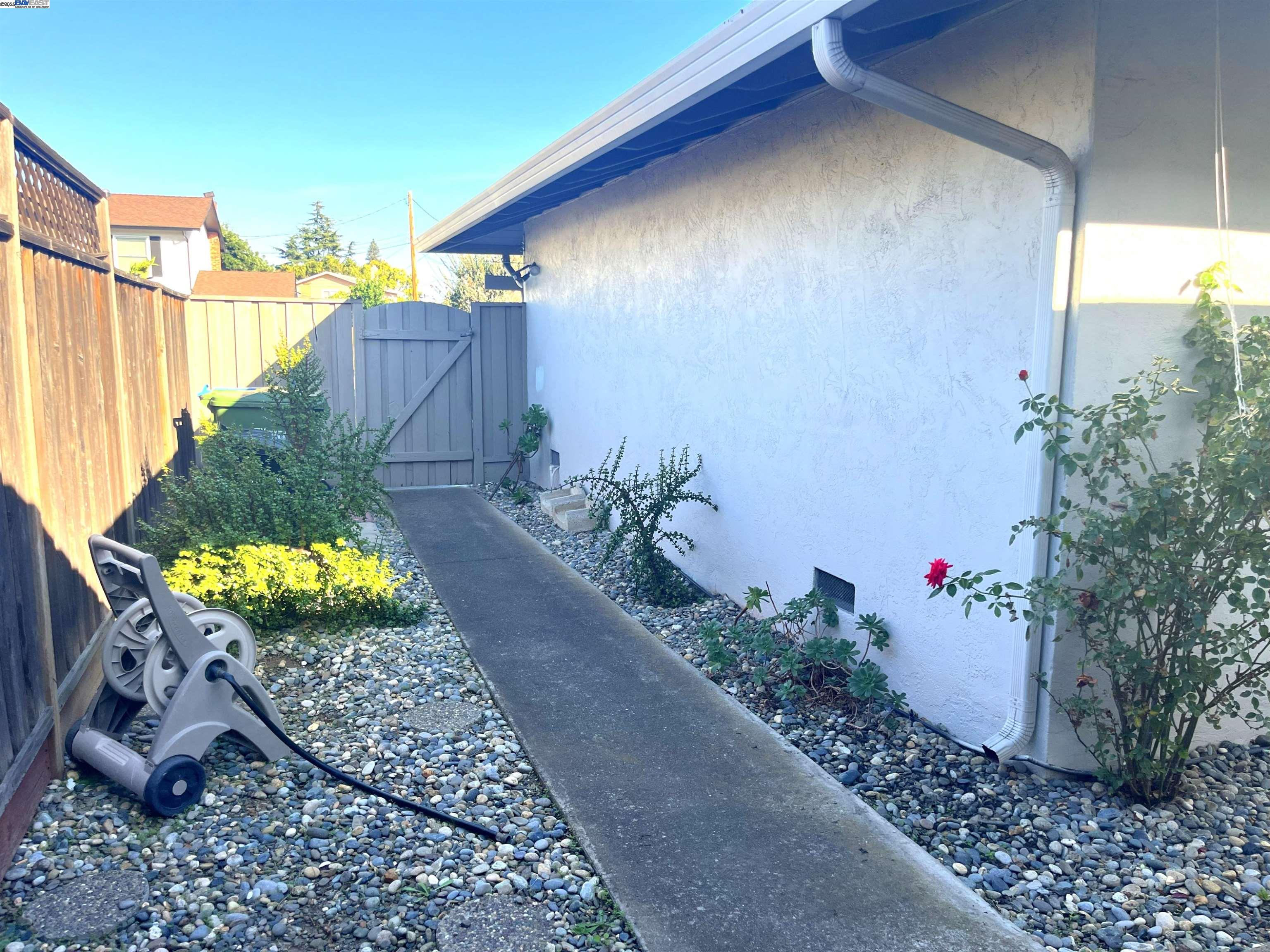 Detail Gallery Image 24 of 29 For 584 Harvard Ave, Santa Clara,  CA 95051 - 2 Beds | 2 Baths