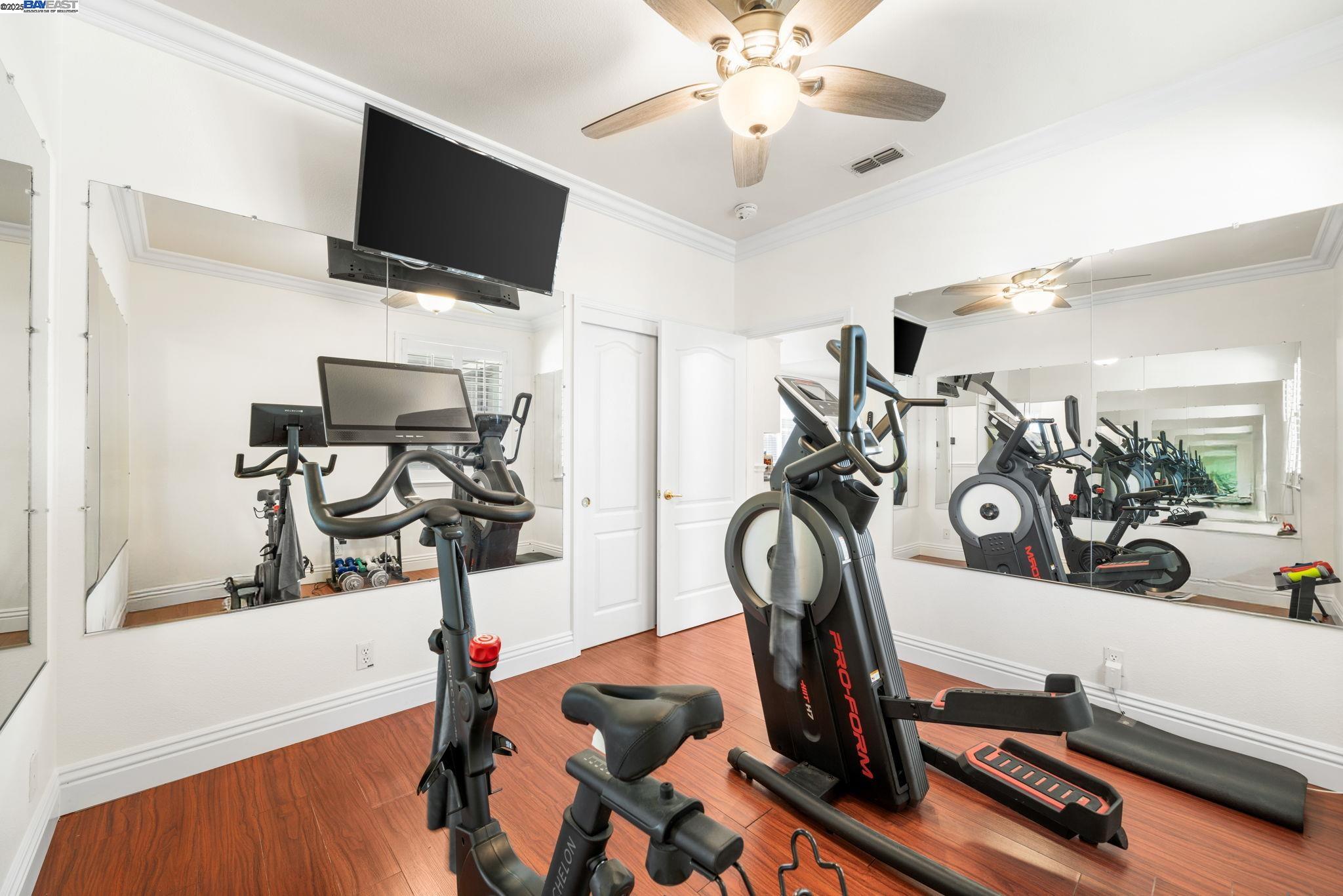 Detail Gallery Image 19 of 60 For 1531 Riverview Ave, Tracy,  CA 95377 - 5 Beds | 4 Baths