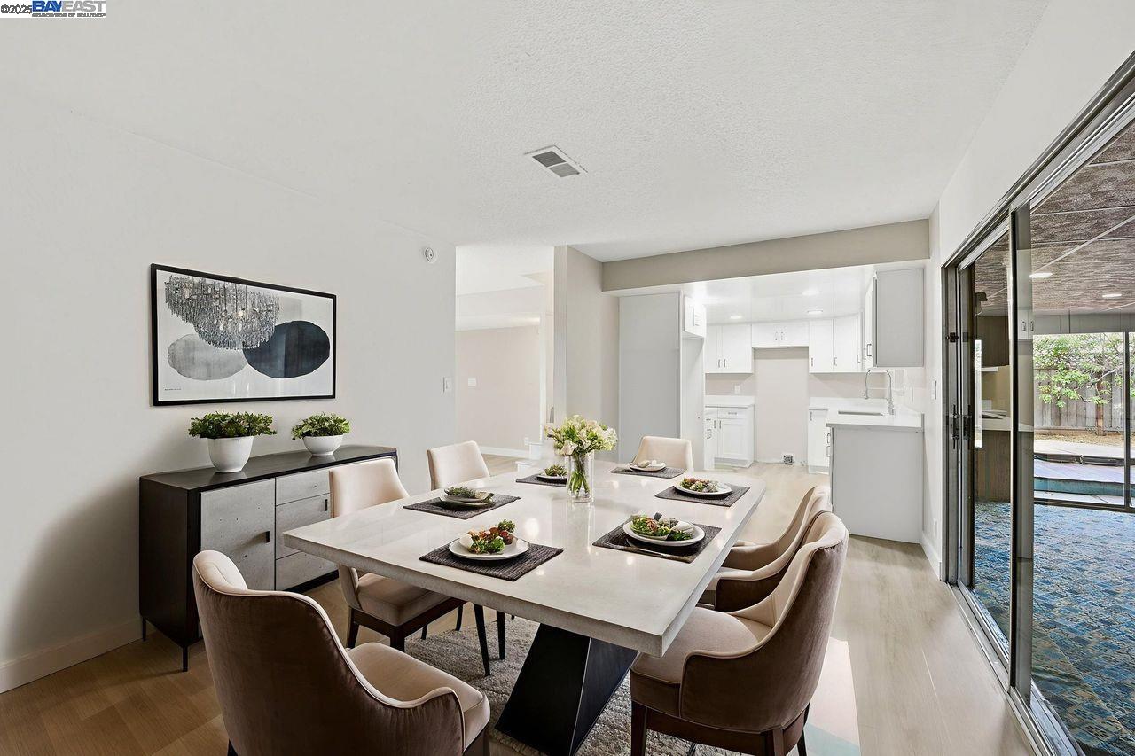 Detail Gallery Image 6 of 26 For 14544 Tiburon Rd, San Leandro,  CA 94577 - 5 Beds | 2 Baths