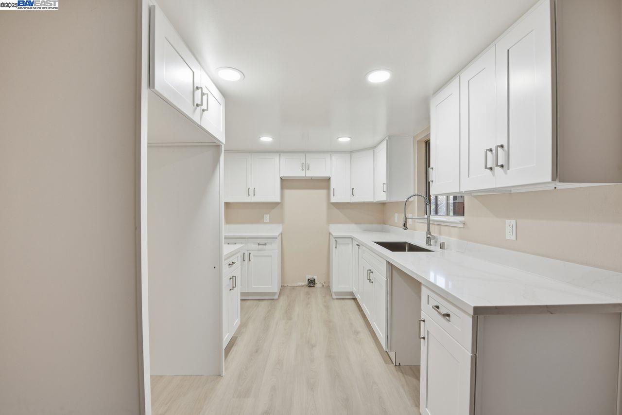 Detail Gallery Image 7 of 26 For 14544 Tiburon Rd, San Leandro,  CA 94577 - 5 Beds | 2 Baths