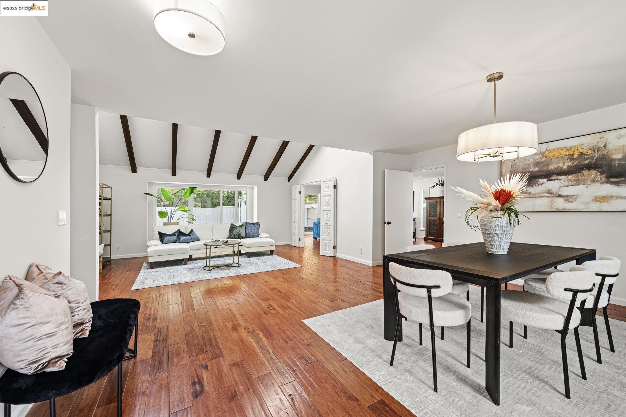 Detail Gallery Image 10 of 40 For 8170 Surrey Ln, Oakland,  CA 94605 - 4 Beds | 2/1 Baths