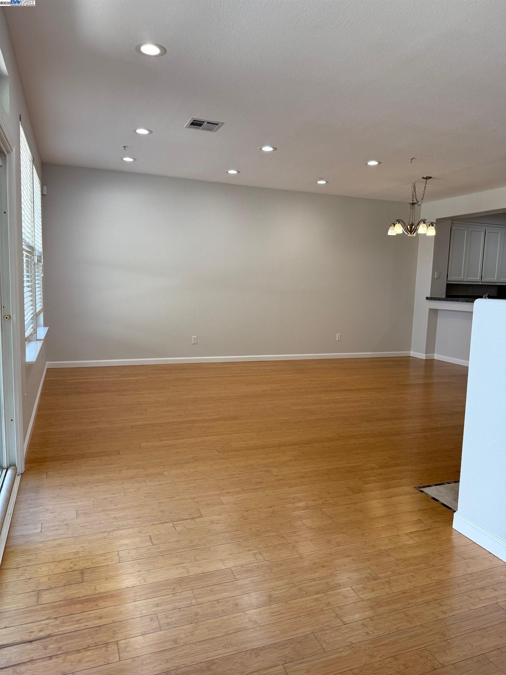 Detail Gallery Image 2 of 20 For 1230 Sutter Creek Ln, San Ramon,  CA 94583 - 2 Beds | 2/1 Baths