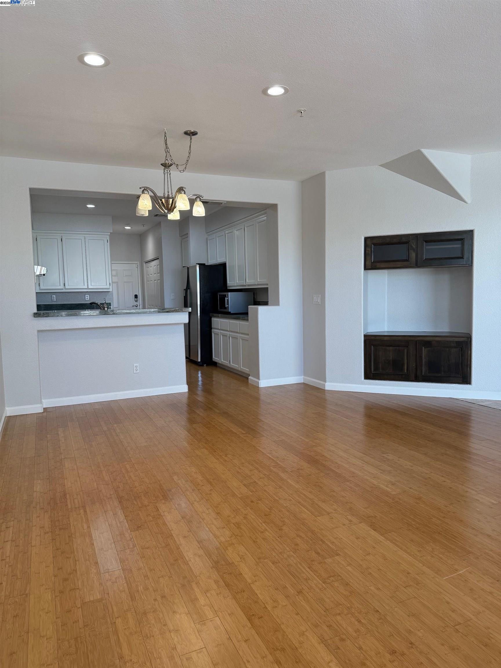 Detail Gallery Image 3 of 20 For 1230 Sutter Creek Ln, San Ramon,  CA 94583 - 2 Beds | 2/1 Baths