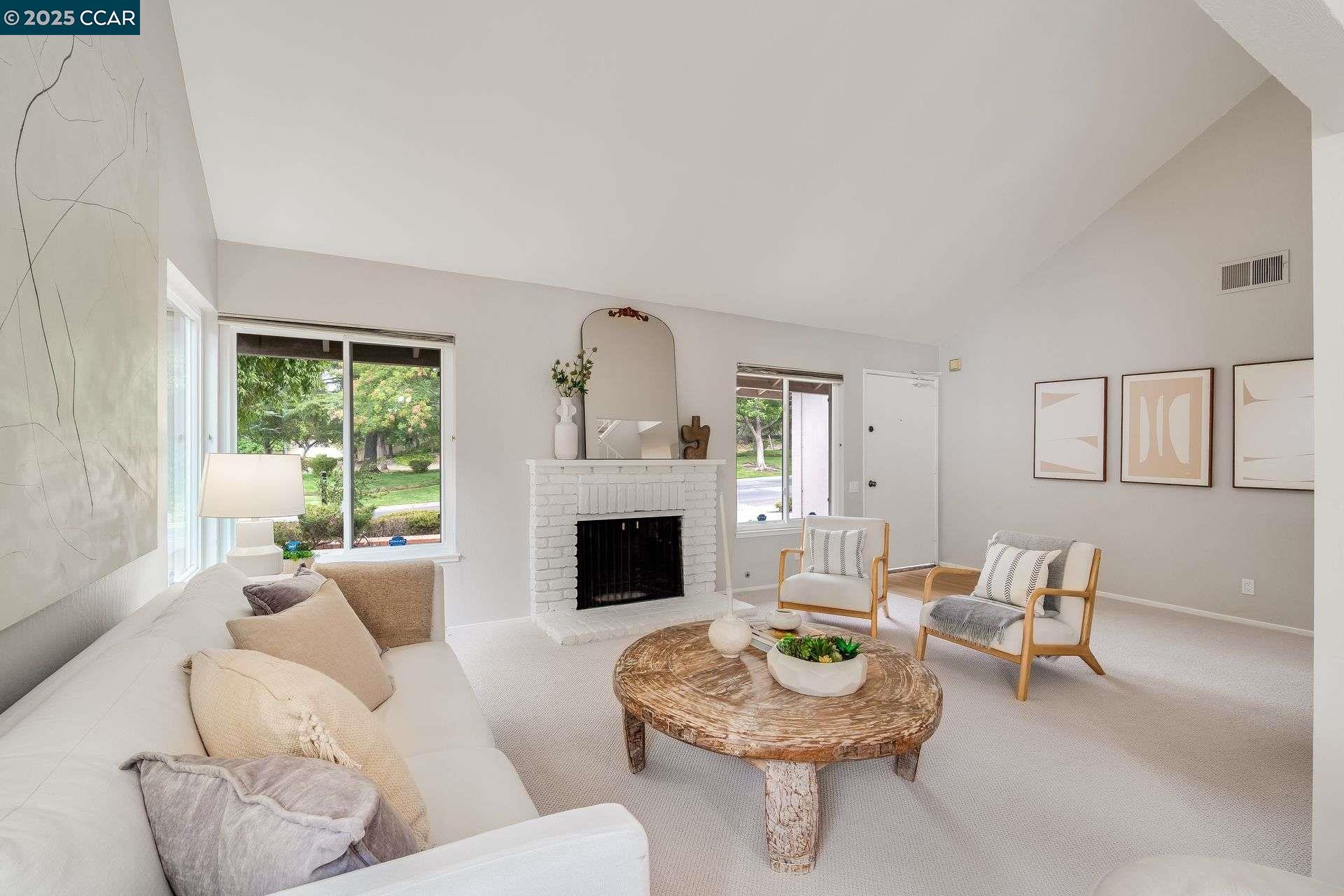 Detail Gallery Image 3 of 24 For 4695 S Larwin Ave, Concord,  CA 94521 - 3 Beds | 2/1 Baths