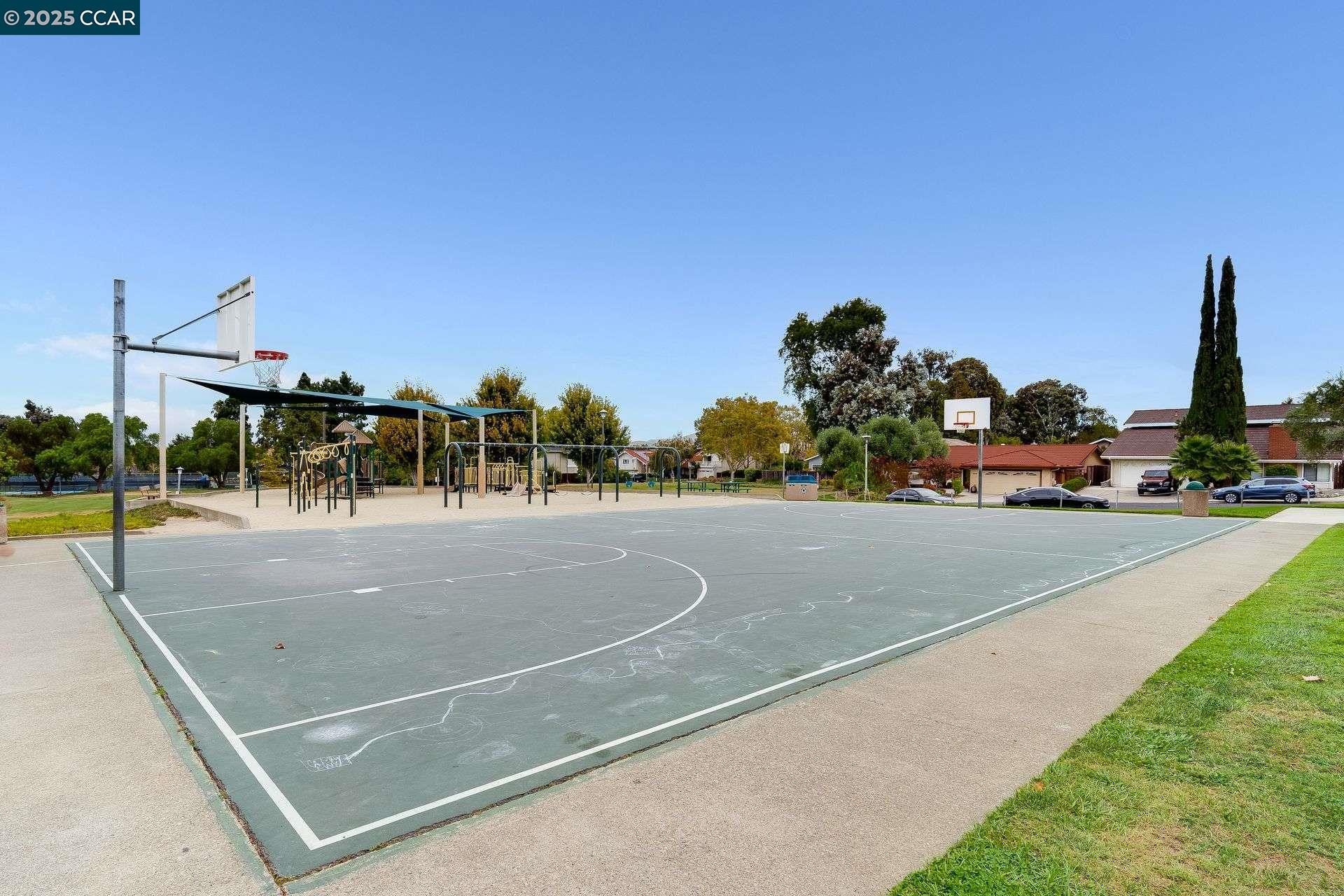 Detail Gallery Image 21 of 24 For 4695 S Larwin Ave, Concord,  CA 94521 - 3 Beds | 2/1 Baths
