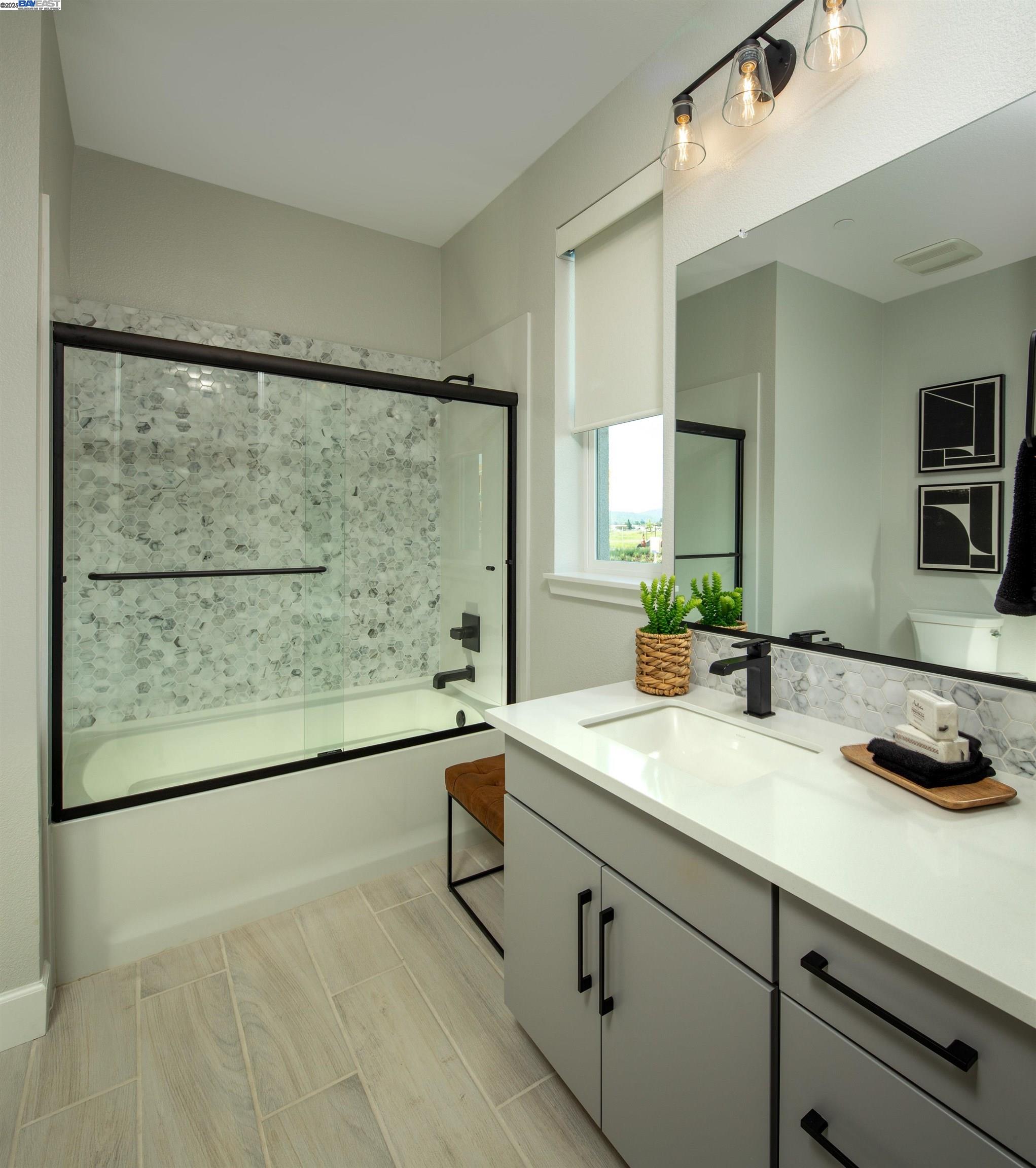 Detail Gallery Image 6 of 17 For 921 More Lane #1401,  Morgan Hill,  CA 95037 - 4 Beds | 3/1 Baths