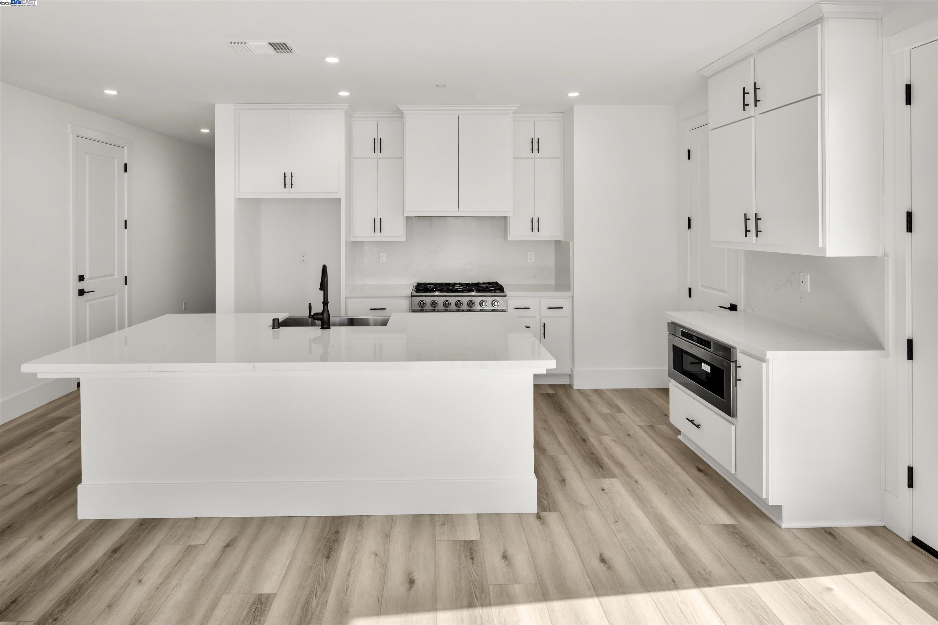 Detail Gallery Image 5 of 33 For 16 Grey Whale Place, Bethel Island,  CA 94511 - 3 Beds | 3 Baths