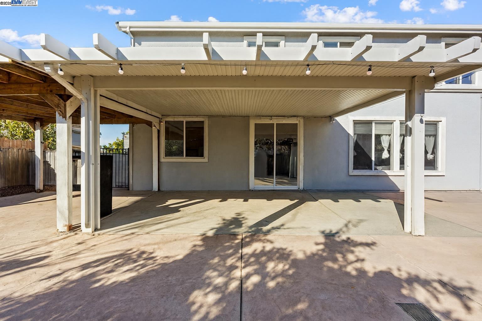 Detail Gallery Image 13 of 21 For 127 Entrada Cir, American Canyon,  CA 94503 - 5 Beds | 3 Baths