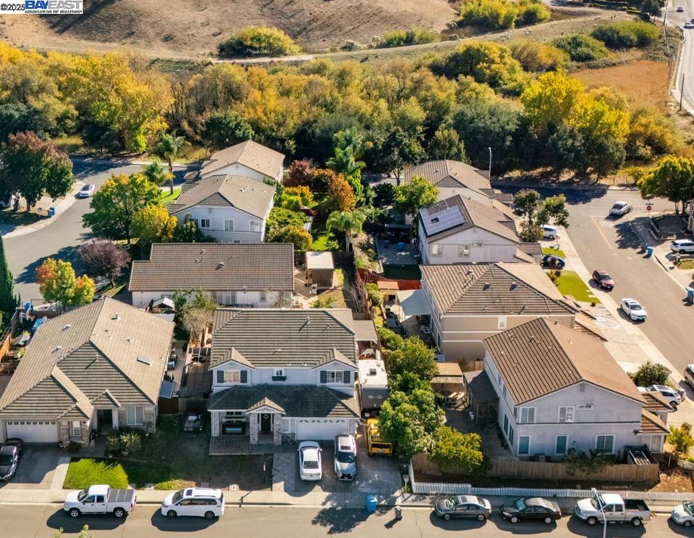 Detail Gallery Image 19 of 21 For 127 Entrada Cir, American Canyon,  CA 94503 - 5 Beds | 3 Baths