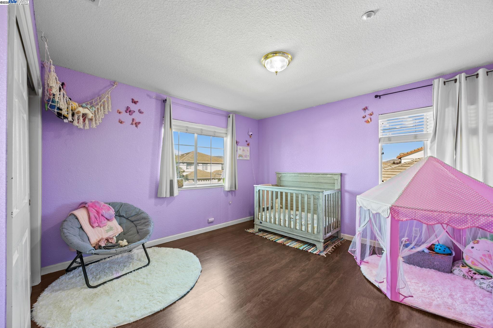 Detail Gallery Image 9 of 21 For 127 Entrada Cir, American Canyon,  CA 94503 - 5 Beds | 3 Baths