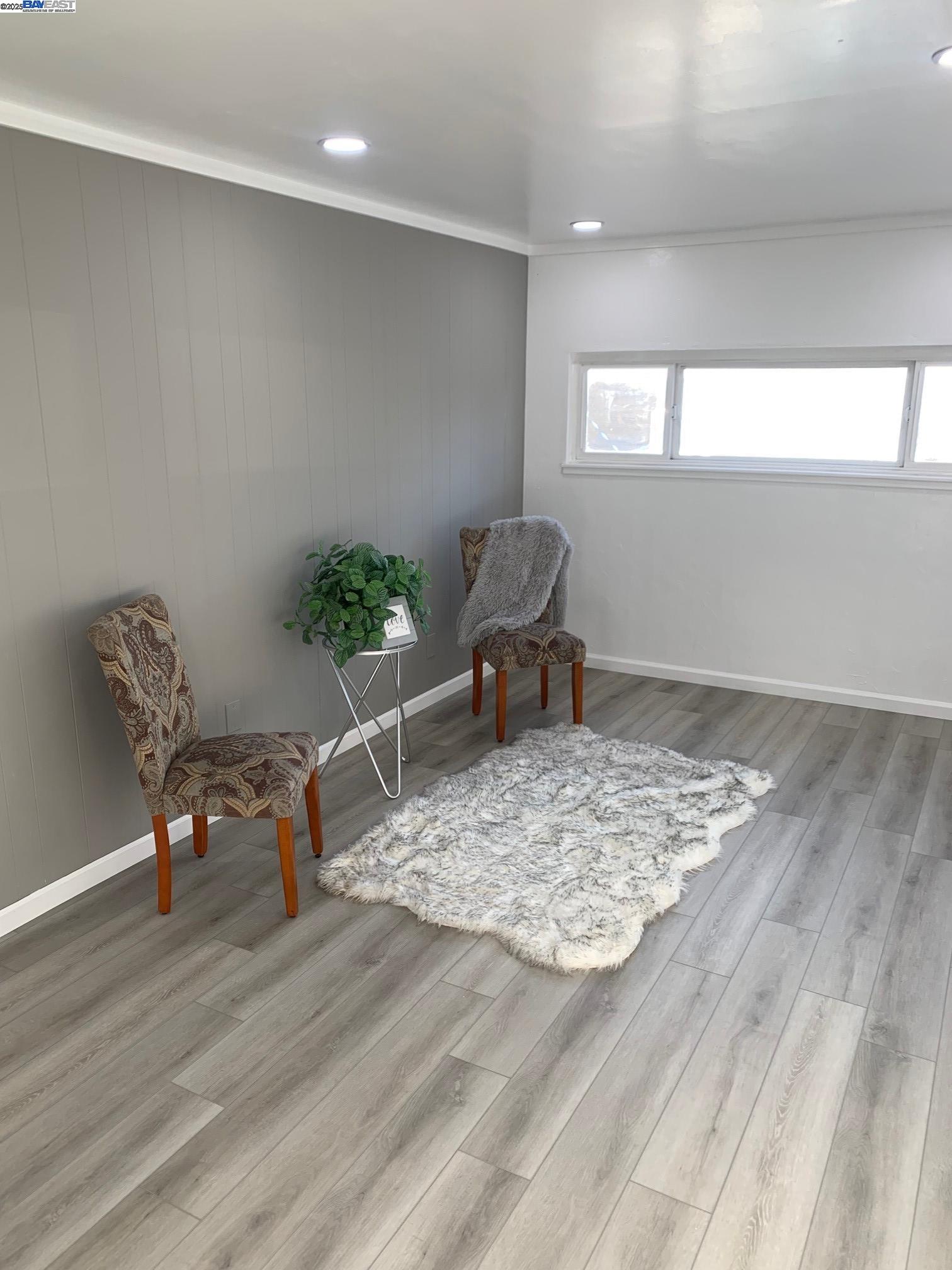 Detail Gallery Image 11 of 19 For 808 Martin Blvd, San Leandro,  CA 94577 - 2 Beds | 1 Baths