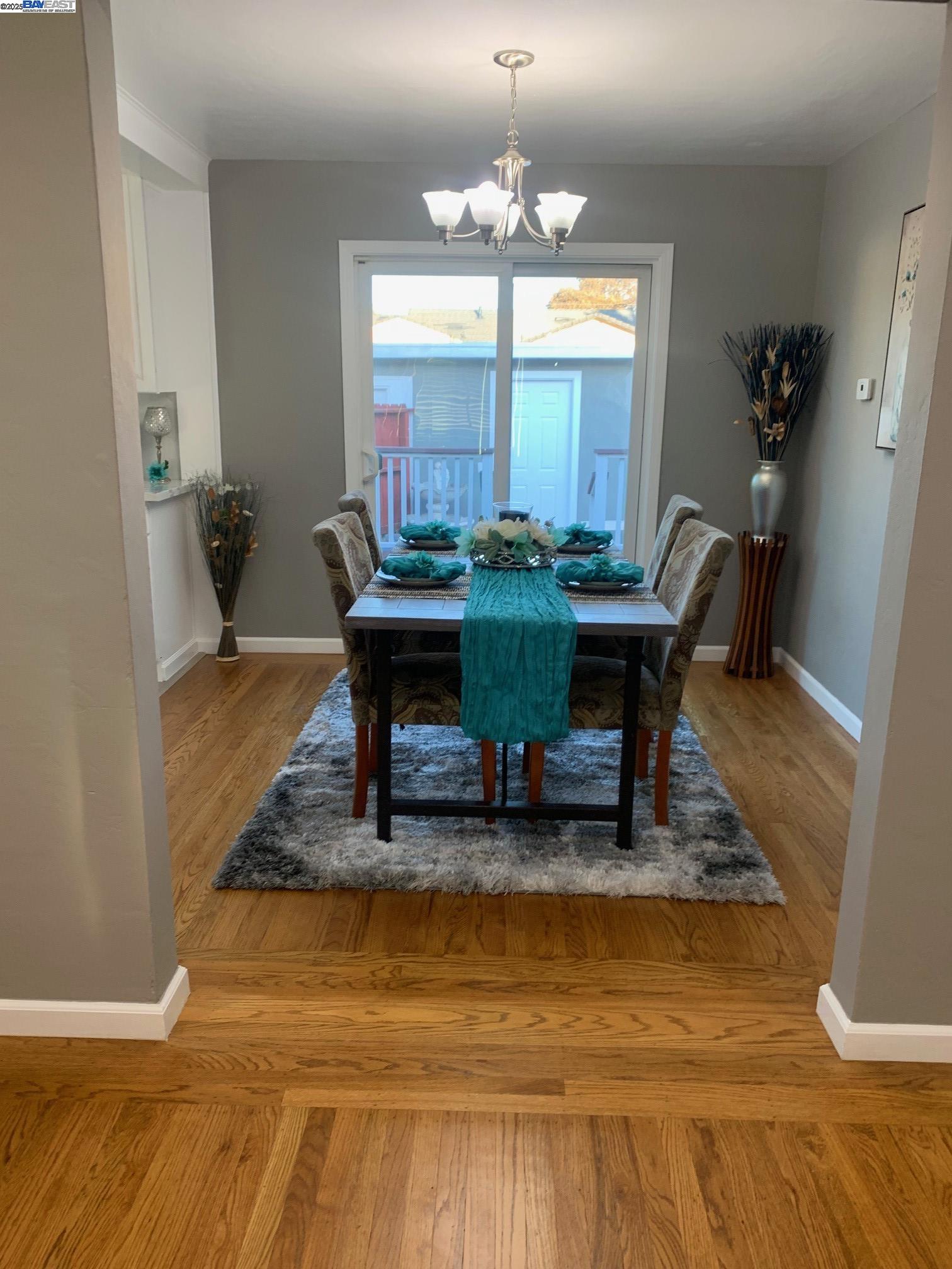 Detail Gallery Image 12 of 19 For 808 Martin Blvd, San Leandro,  CA 94577 - 2 Beds | 1 Baths