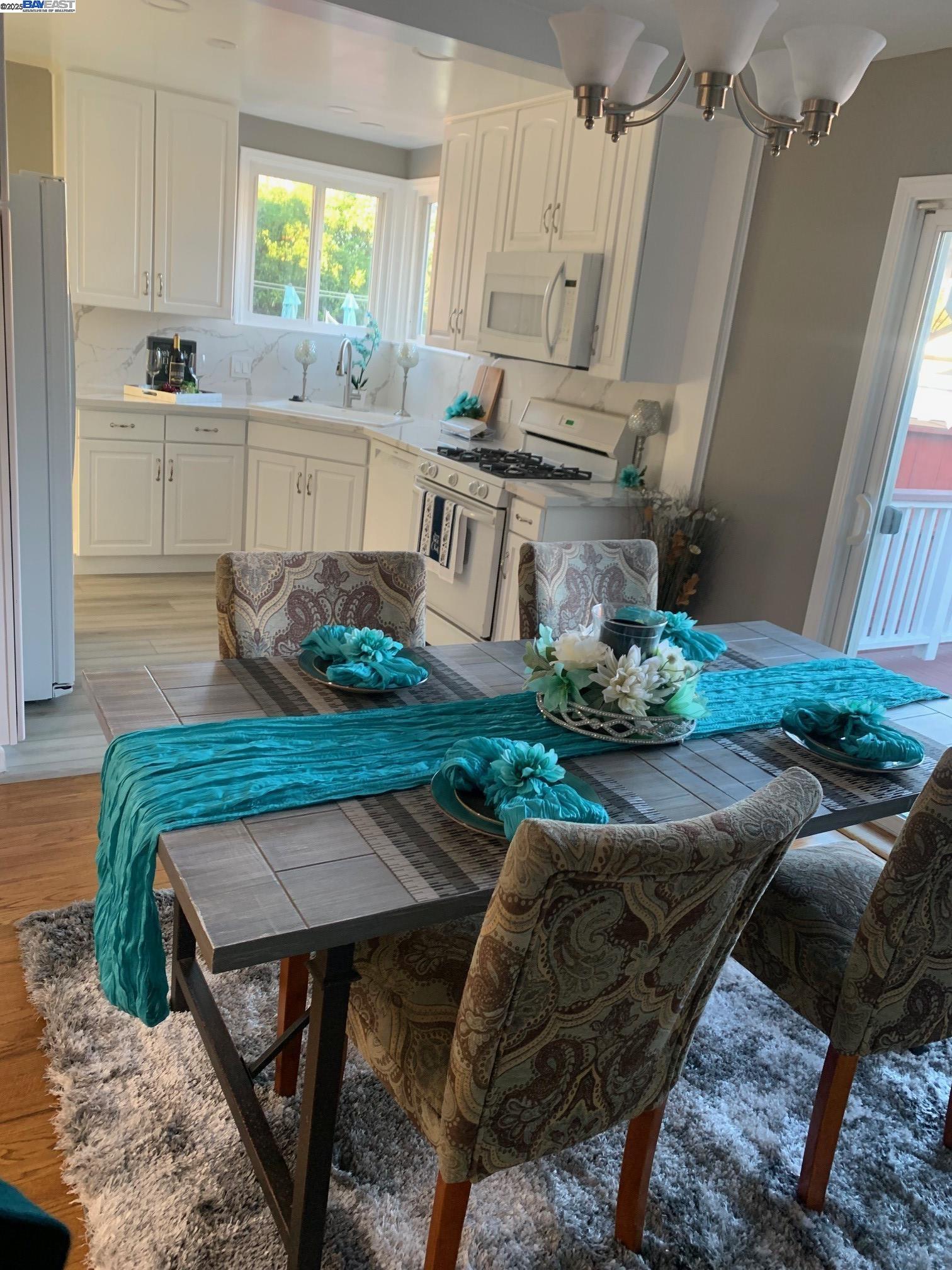 Detail Gallery Image 6 of 25 For 808 Martin Blvd, San Leandro,  CA 94577 - 2 Beds | 1 Baths