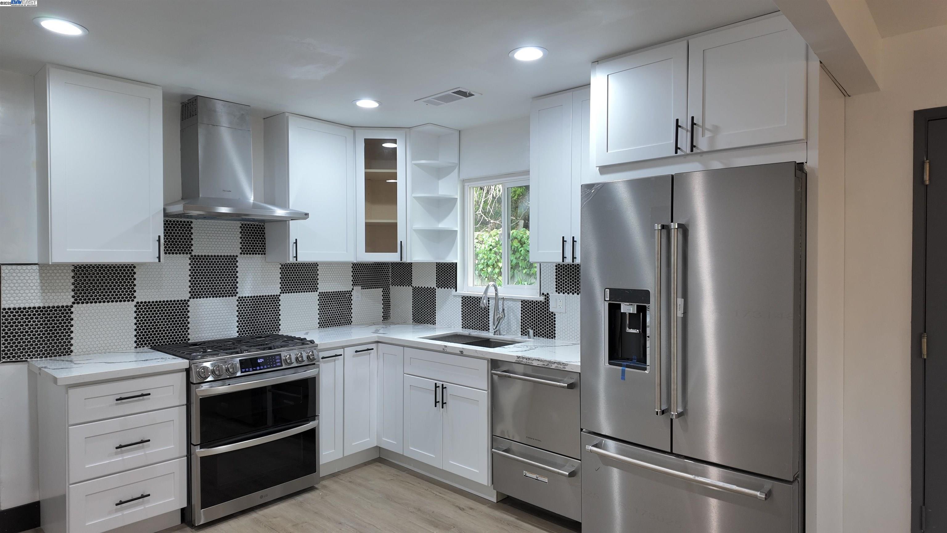 Detail Gallery Image 8 of 27 For 5000 Springfield Way, Sacramento,  CA 95841 - 3 Beds | 2 Baths