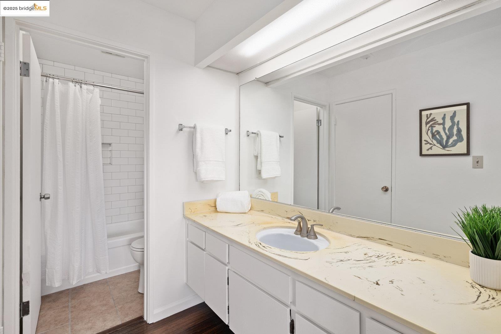 Photo #25: 41115908 Listing: Photo #25