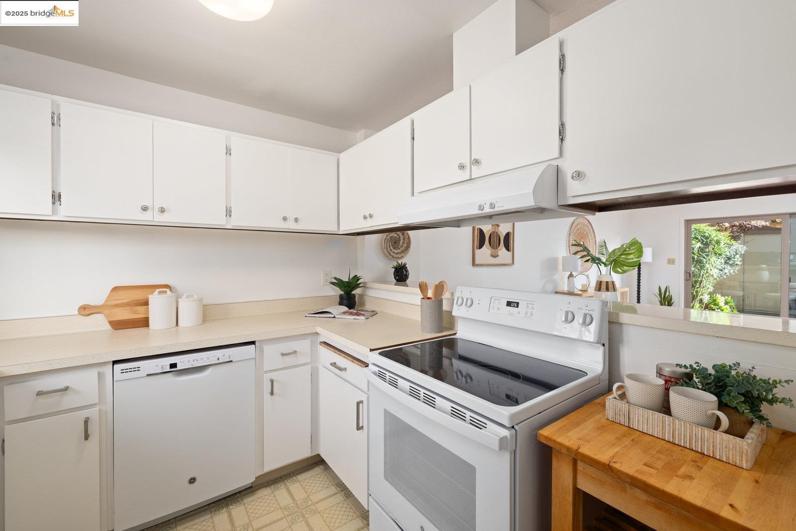 Photo #5: 41115908 Listing: Photo #5