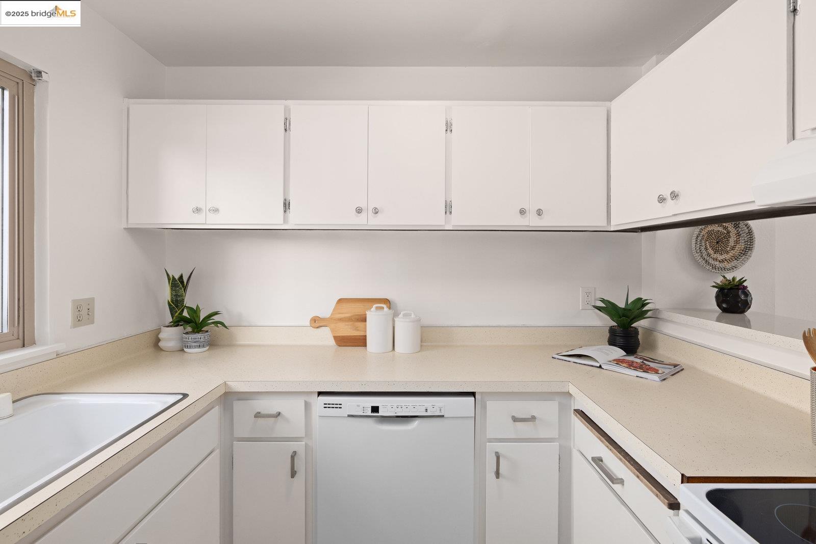 Photo #6: 41115908 Listing: Photo #6