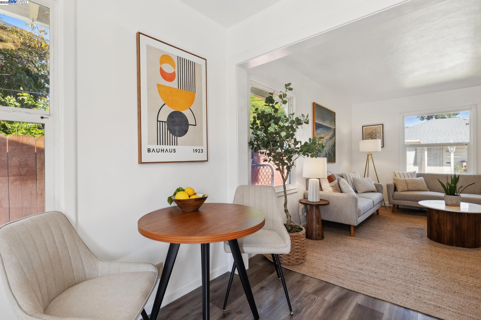 Detail Gallery Image 11 of 28 For 108 Cypress St #D,  Alameda,  CA 94501 - 2 Beds | 1 Baths