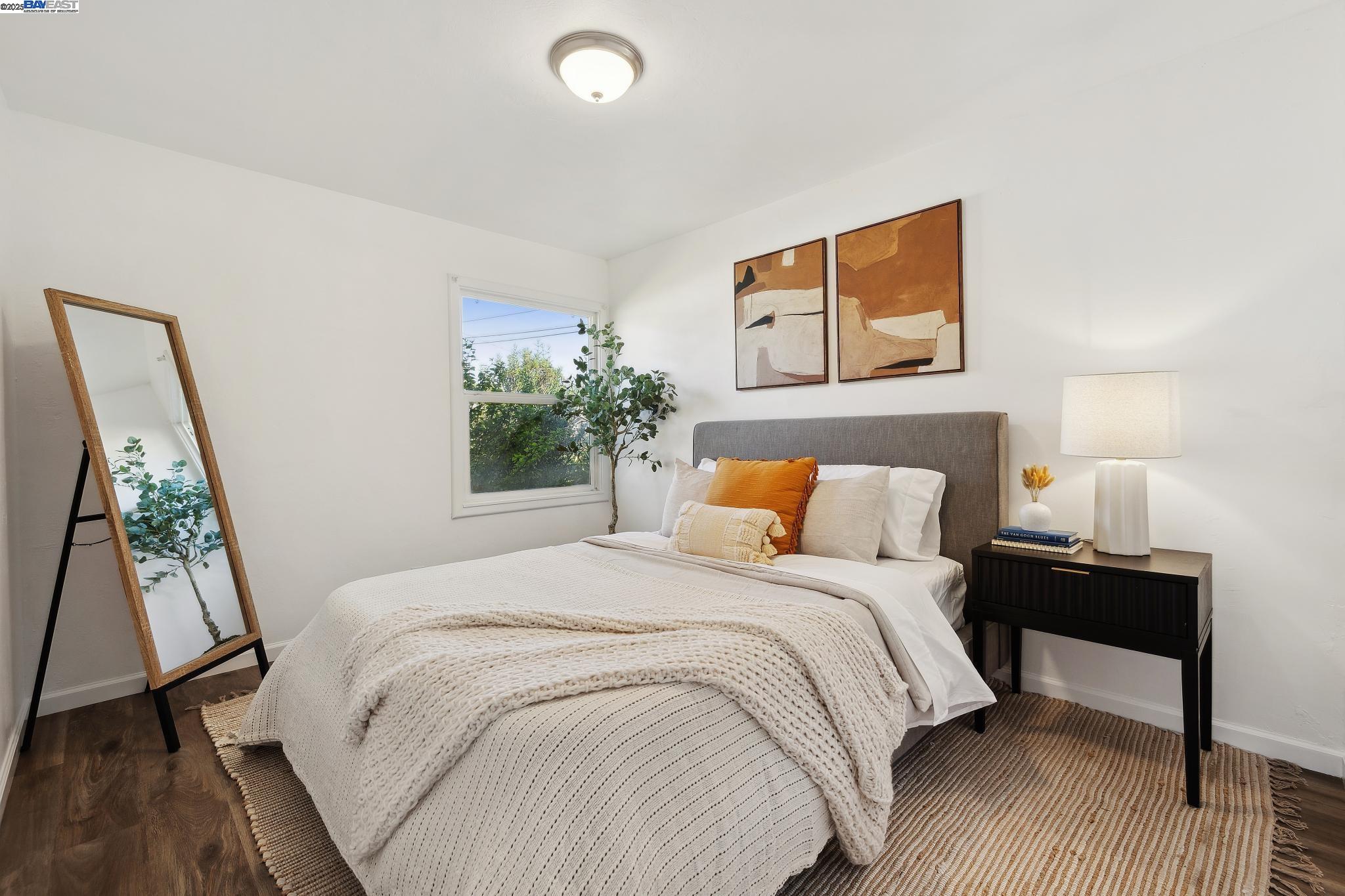 Detail Gallery Image 15 of 28 For 108 Cypress St #D,  Alameda,  CA 94501 - 2 Beds | 1 Baths