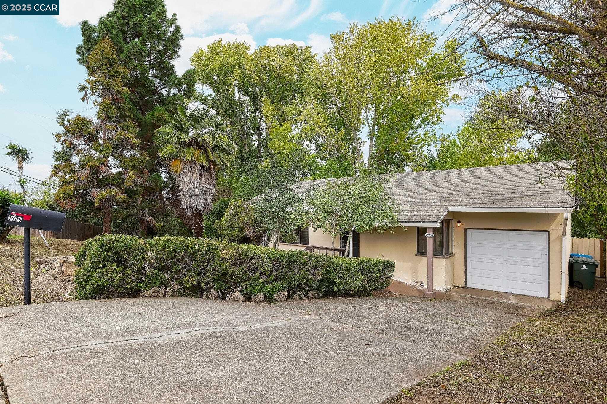 Front Image Thumbnail for CC41115916