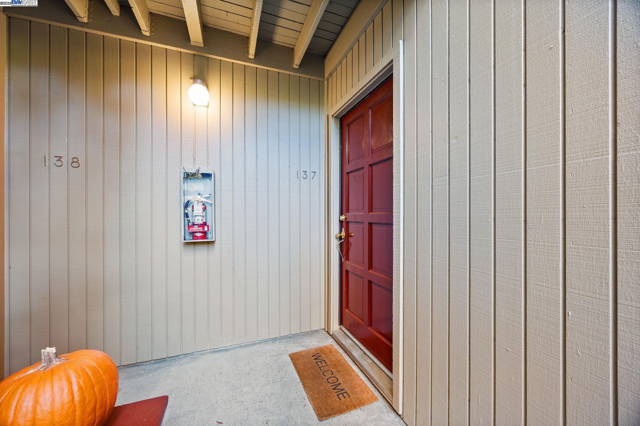 Detail Gallery Image 2 of 45 For 505 Cypress Point Drive #137,  Mountain View,  CA 94043 - 1 Beds | 1 Baths