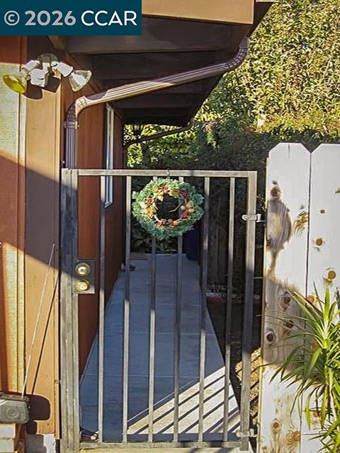 Detail Gallery Image 3 of 49 For 362 Summit Ct, Pinole,  CA 94564 - 3 Beds | 2 Baths