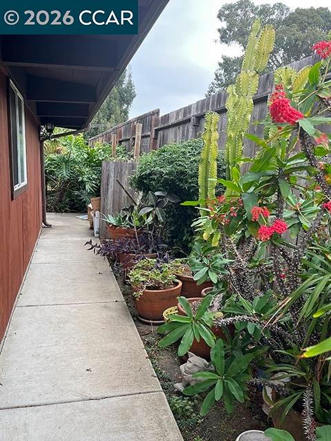 Detail Gallery Image 4 of 49 For 362 Summit Ct, Pinole,  CA 94564 - 3 Beds | 2 Baths