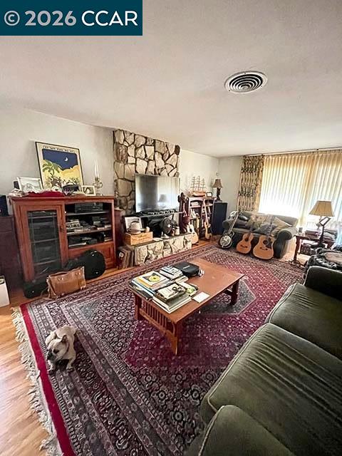 Detail Gallery Image 9 of 49 For 362 Summit Ct, Pinole,  CA 94564 - 3 Beds | 2 Baths