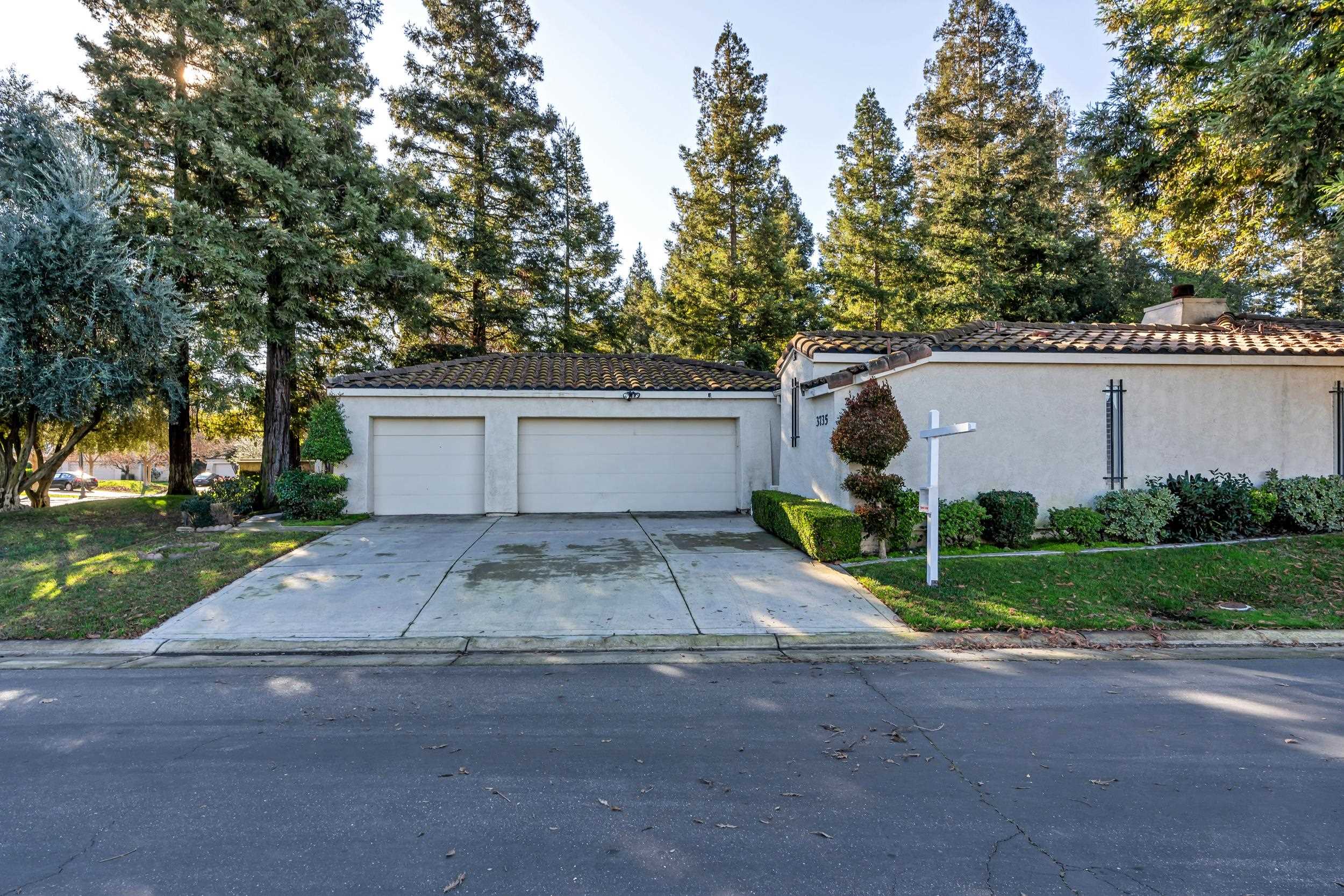 Detail Gallery Image 1 of 22 For 3735 Ignacio Cir, Stockton,  CA 95209 - 3 Beds | 2 Baths