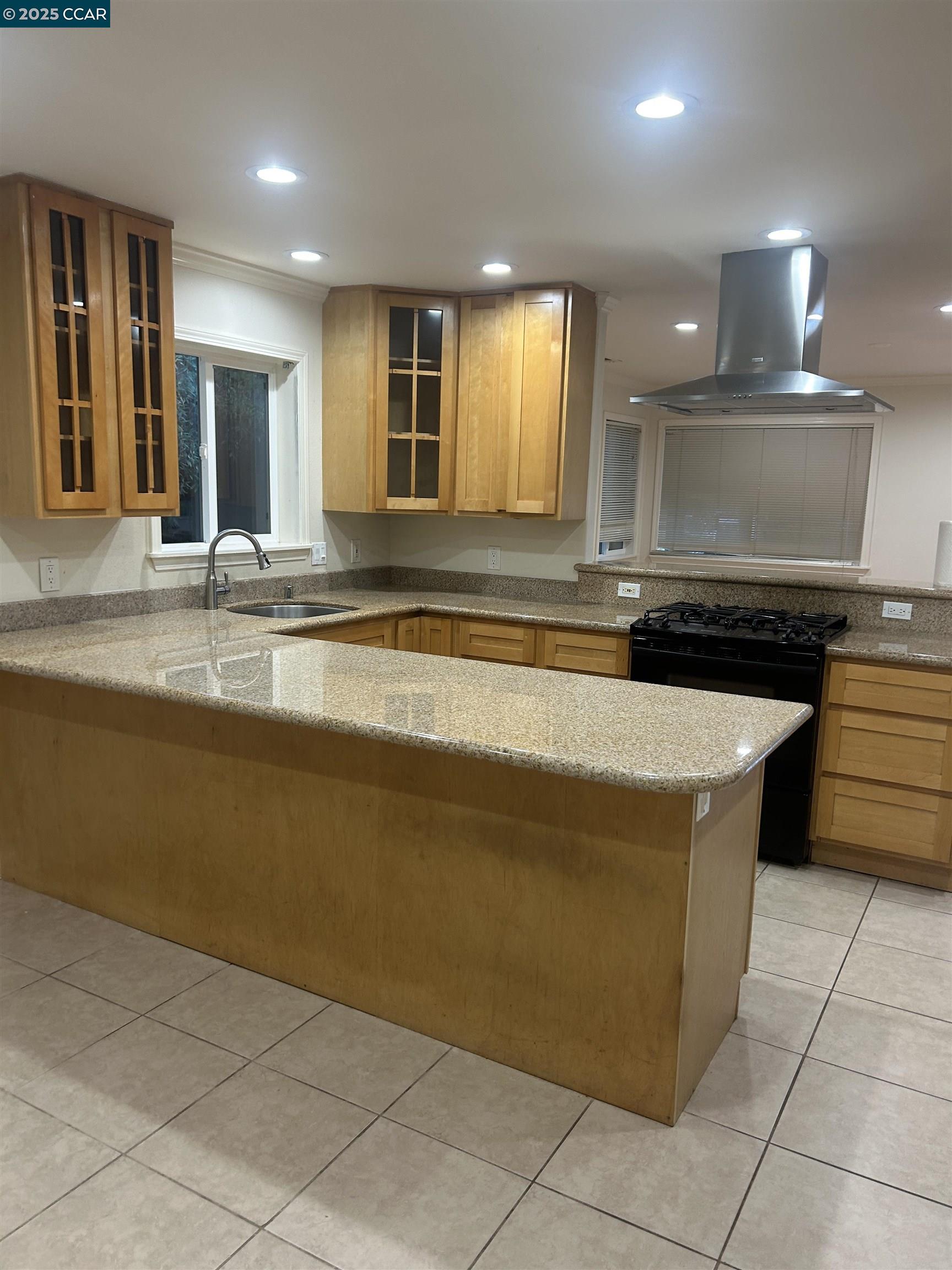 Detail Gallery Image 3 of 14 For 2032 Donald Dr., Moraga,  CA 94556 - 3 Beds | 2 Baths