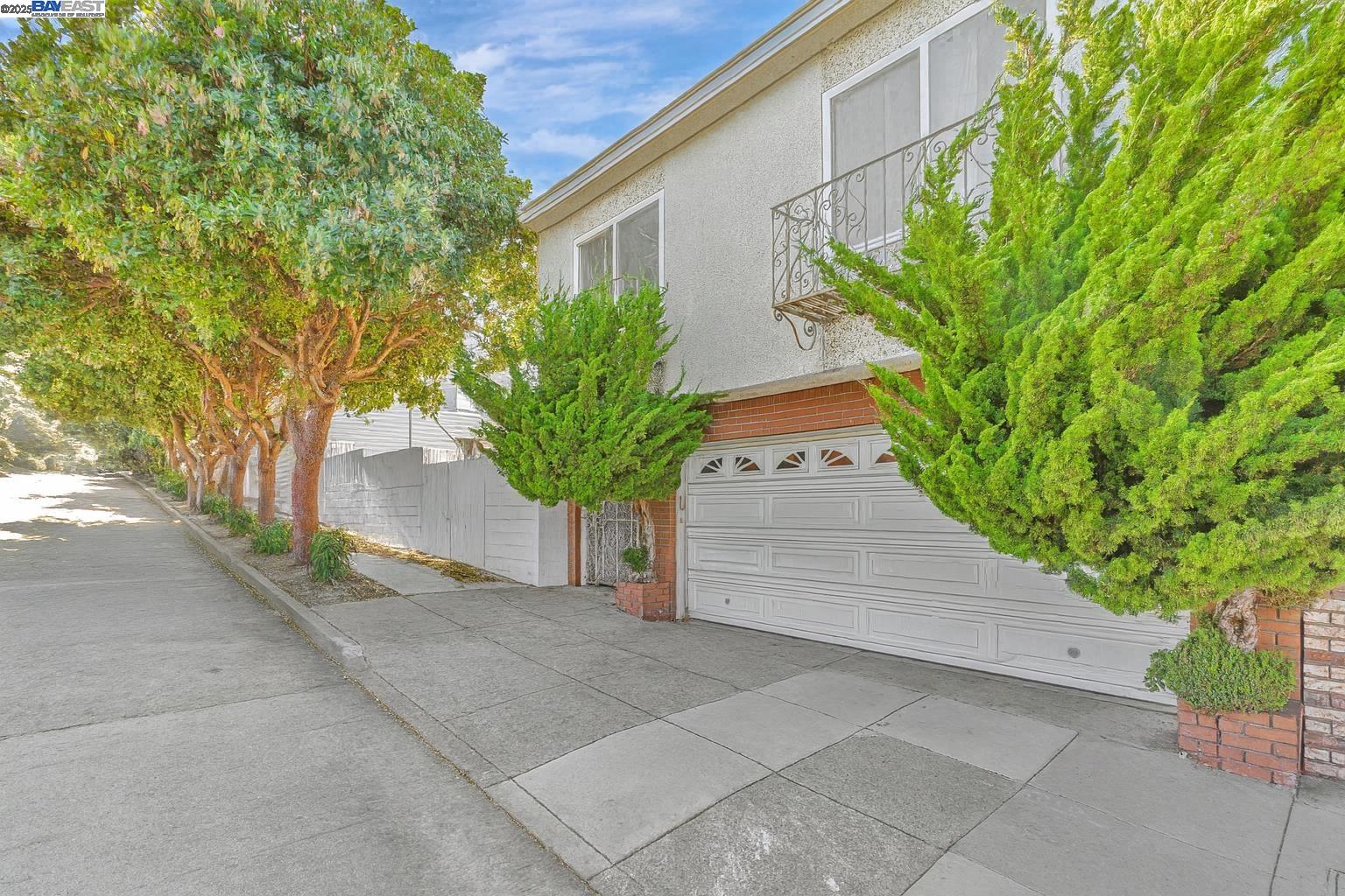 Detail Gallery Image 1 of 1 For 750 Mansell St, San Francisco,  CA 94134 - 4 Beds | 2 Baths