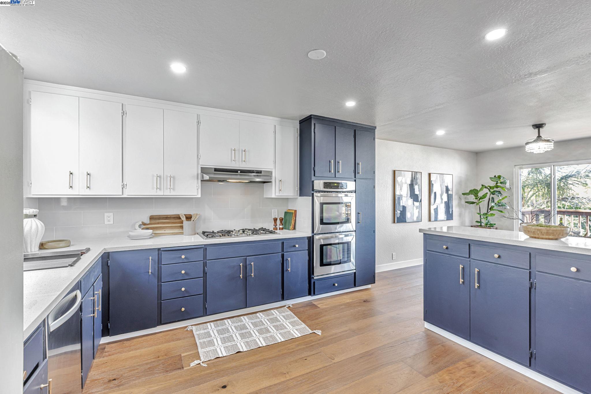 Detail Gallery Image 15 of 33 For 750 Mansell St, San Francisco,  CA 94134 - 4 Beds | 2 Baths