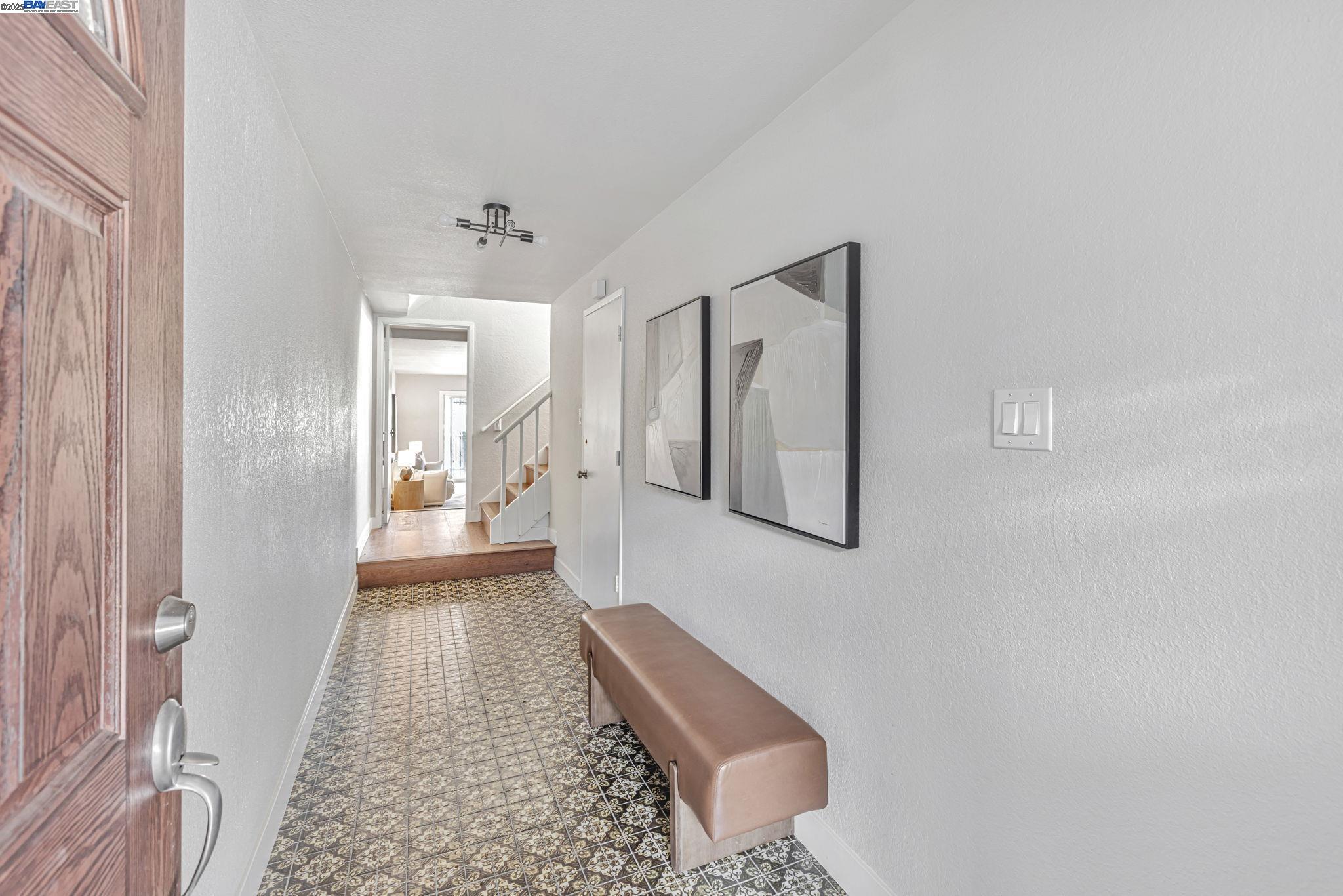 Detail Gallery Image 6 of 33 For 750 Mansell St, San Francisco,  CA 94134 - 4 Beds | 2 Baths