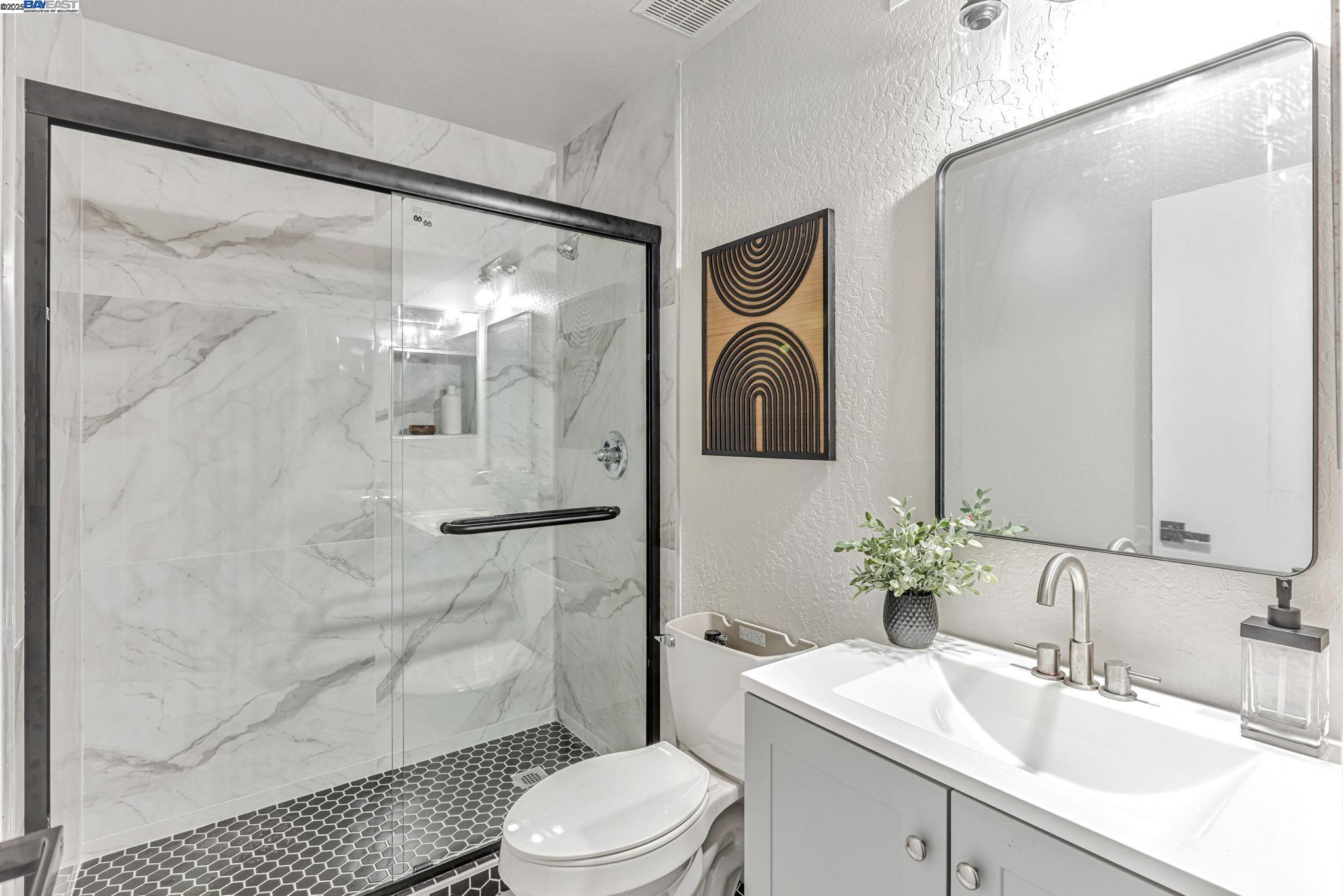 Detail Gallery Image 10 of 33 For 750 Mansell St, San Francisco,  CA 94134 - 4 Beds | 2 Baths