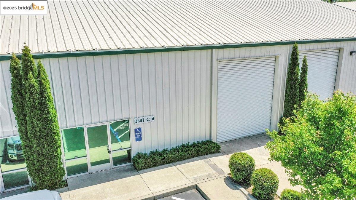 Front Image Thumbnail for EB41115947