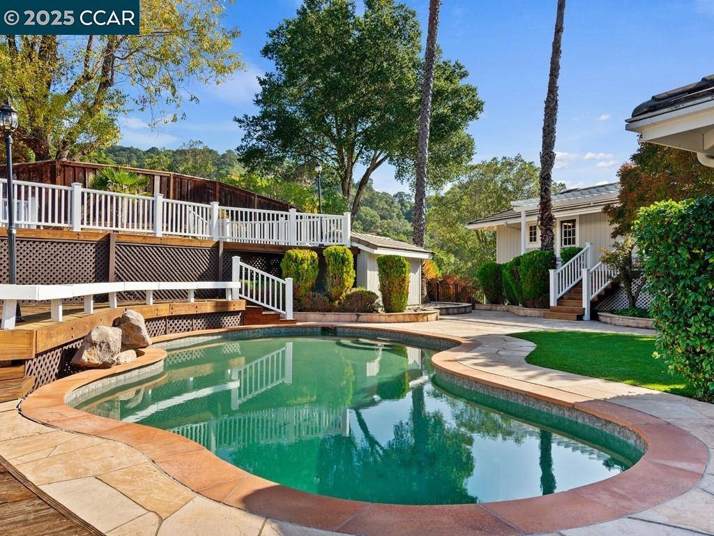 Detail Gallery Image 38 of 52 For 30 Presher Way, Lafayette,  CA 94549-3029 - 5 Beds | 2/1 Baths